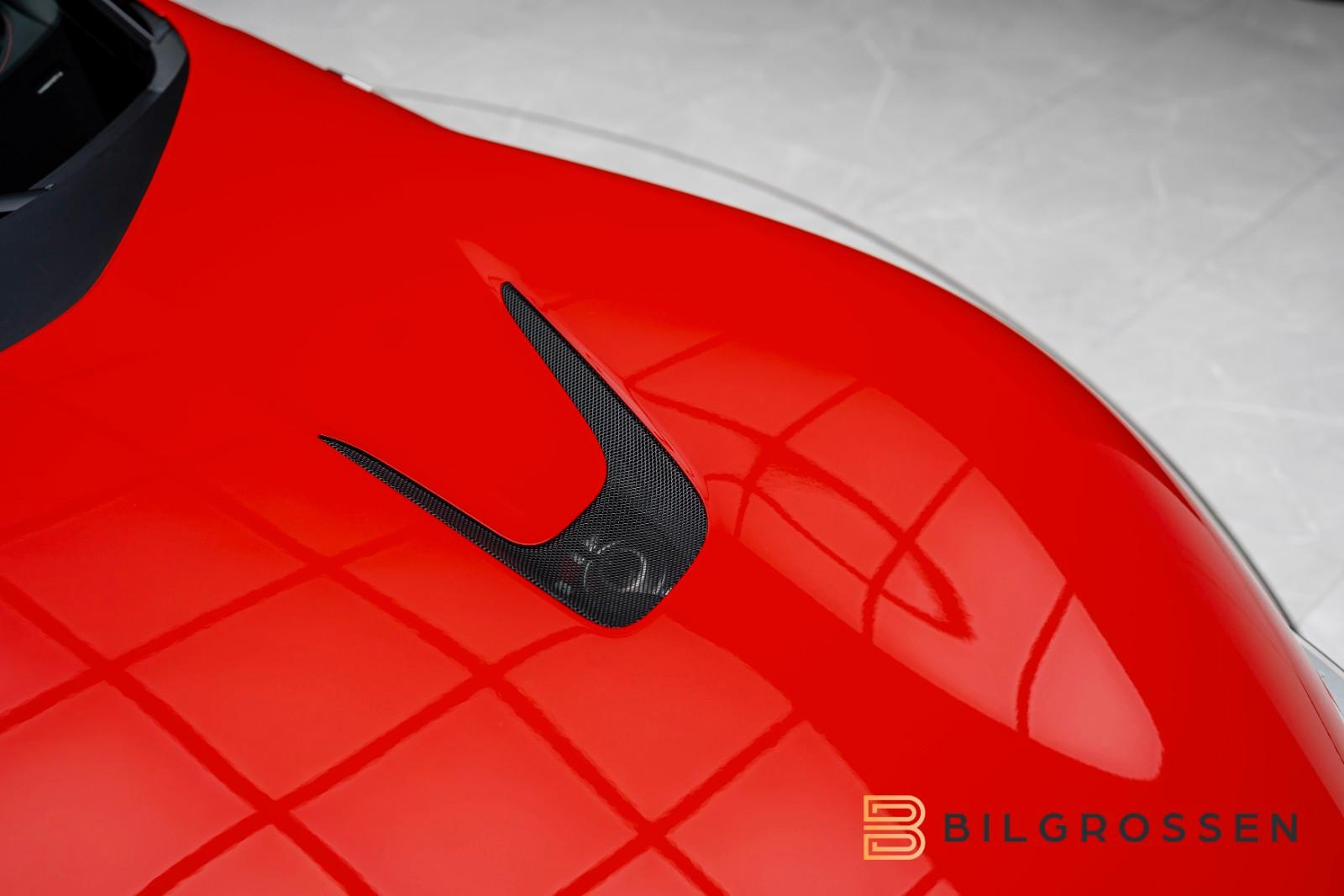 Ferrari Coupe 6.5 V12 CARBON LIFT PASSENGER DISPLAY