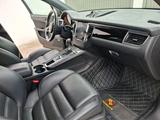 Porsche Macan Turbo mit Performance Paket Turbo mit ... - Porsche Macan Turbo-mit-Performance-Paket
