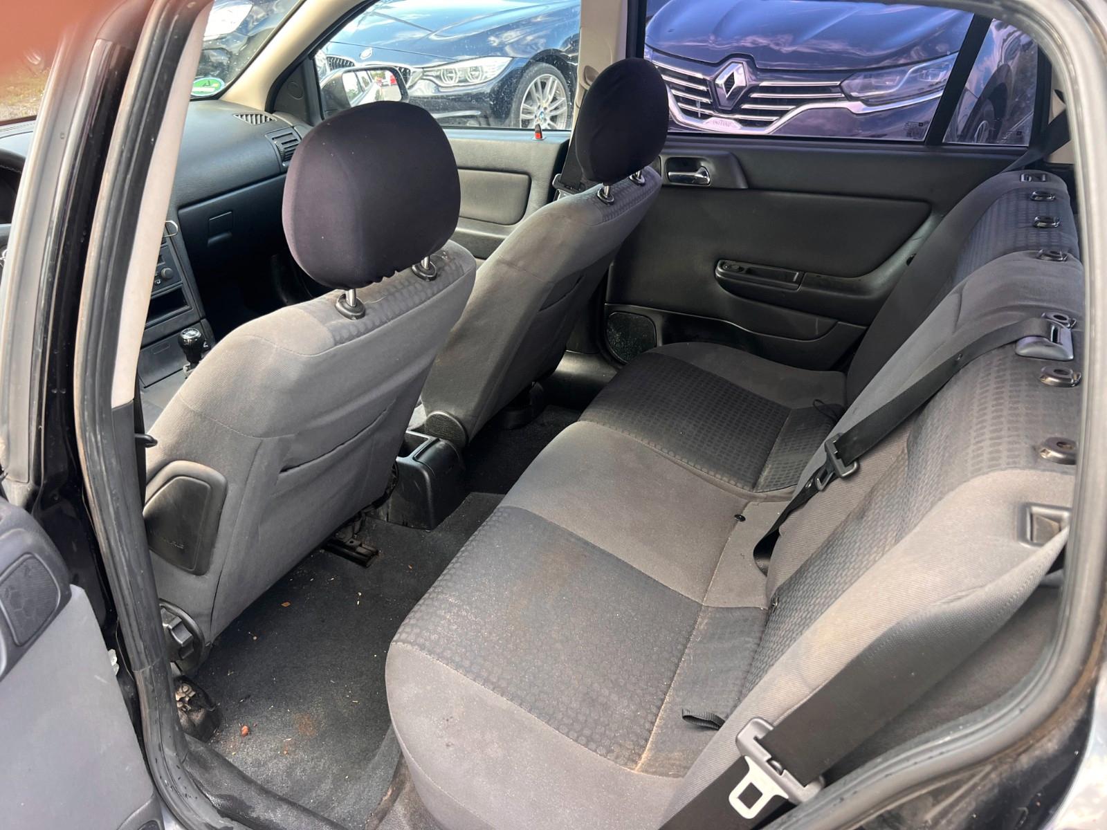 Opel Astra 2004 — photo 12