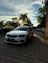 Skoda Octavia 2.0 TSI DSG RS Combi RS - Skoda: Firmenfahrzeug