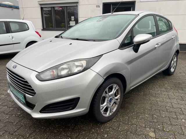 Ford Fiesta Sync Edition; Winterpaket, PDC, Alu, AC