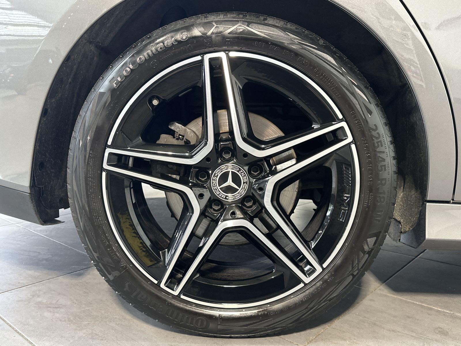 Fahrzeugabbildung Mercedes-Benz CLA 220d Shooting Brake 4Matic AMG-Line NAV+LED