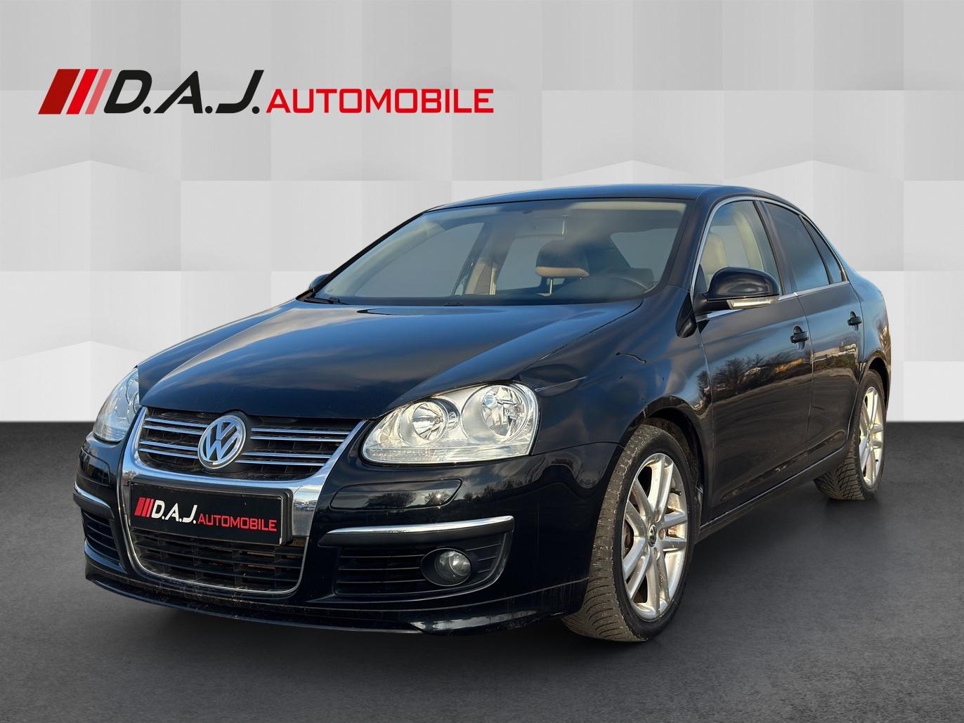 Volkswagen Jetta 2.0 FSI Aut. Sportline / Leder NAV SHZ PDC