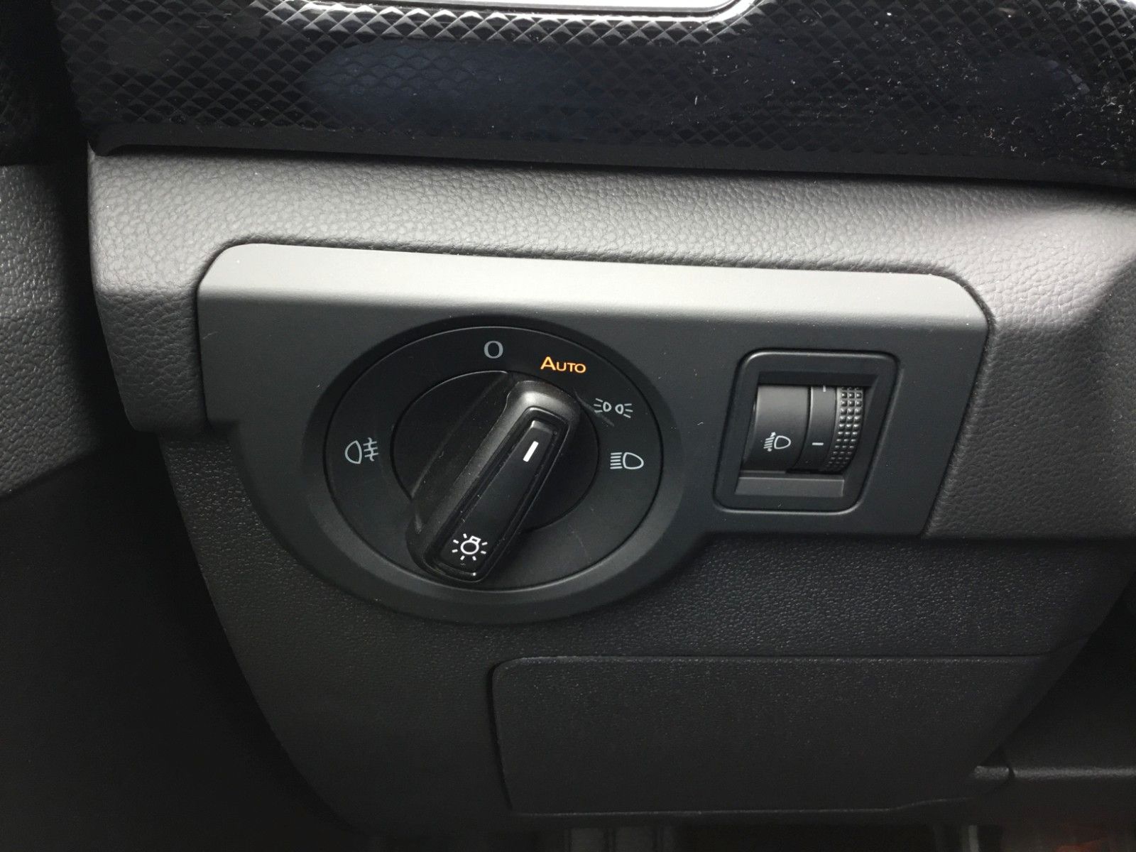 Fahrzeugabbildung Volkswagen T-Cross 1.0 TSI DSG GOAL+AHK+ACC+AppConnect+LED