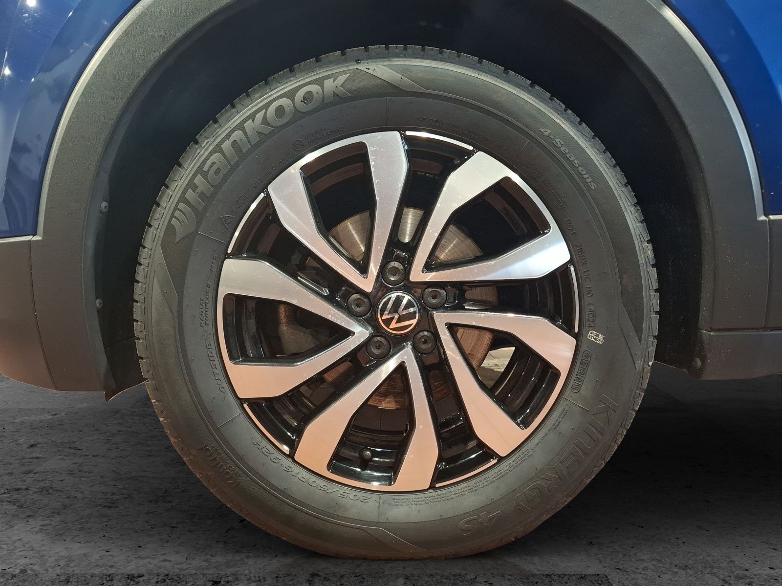 Fahrzeugabbildung Volkswagen T-Cross TSI Active Navi AID ACC PDC SH LM