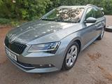 Skoda Superb 1.6 TDI Style Combi - Skoda Superb: 1.6