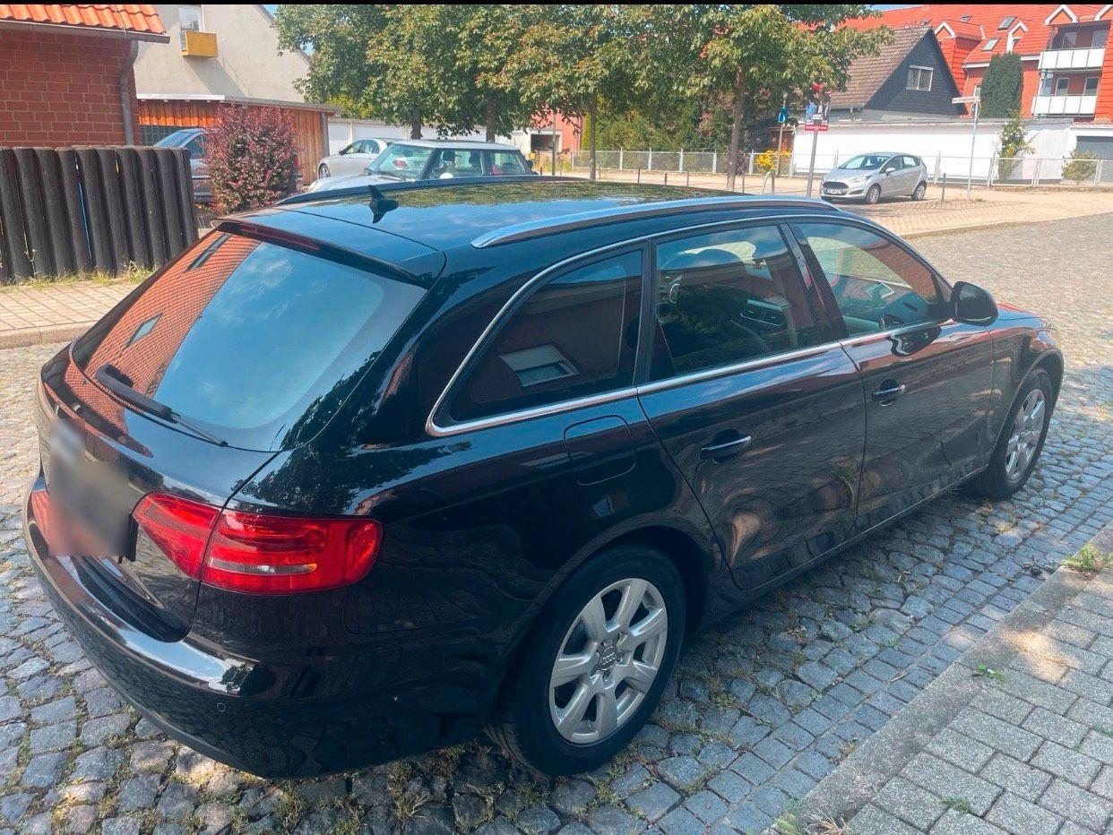 Audi A4 2009 — photo 7