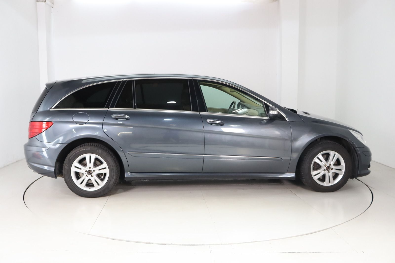 Fahrzeugabbildung Mercedes-Benz R 350 CDI 4MATIC lang * DIS * Pano * 7-Sitze