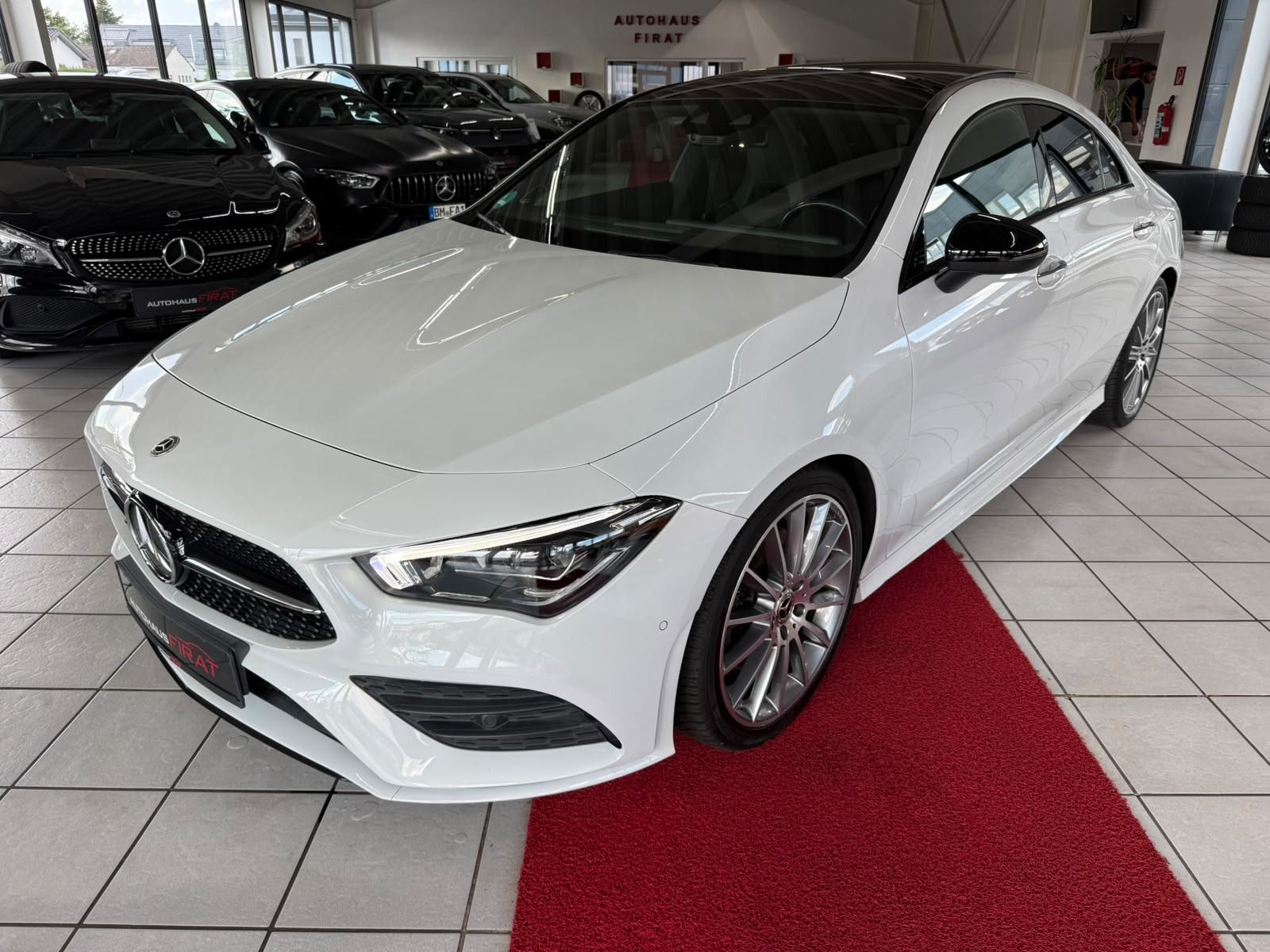 Mercedes-Benz CLA 200 Amg Line PanoramaSD Kamera LED Navi Teil
