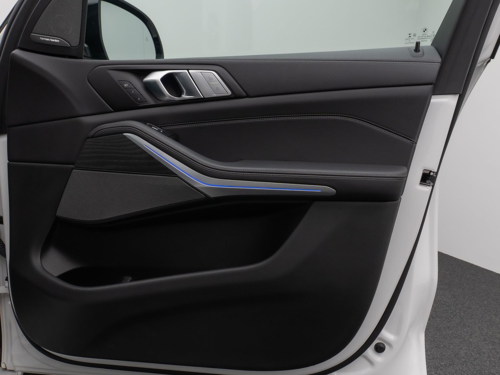 Fahrzeugabbildung BMW X7 xD40d  Panorama Kamera HUD DAB H/K SoftCl AHK