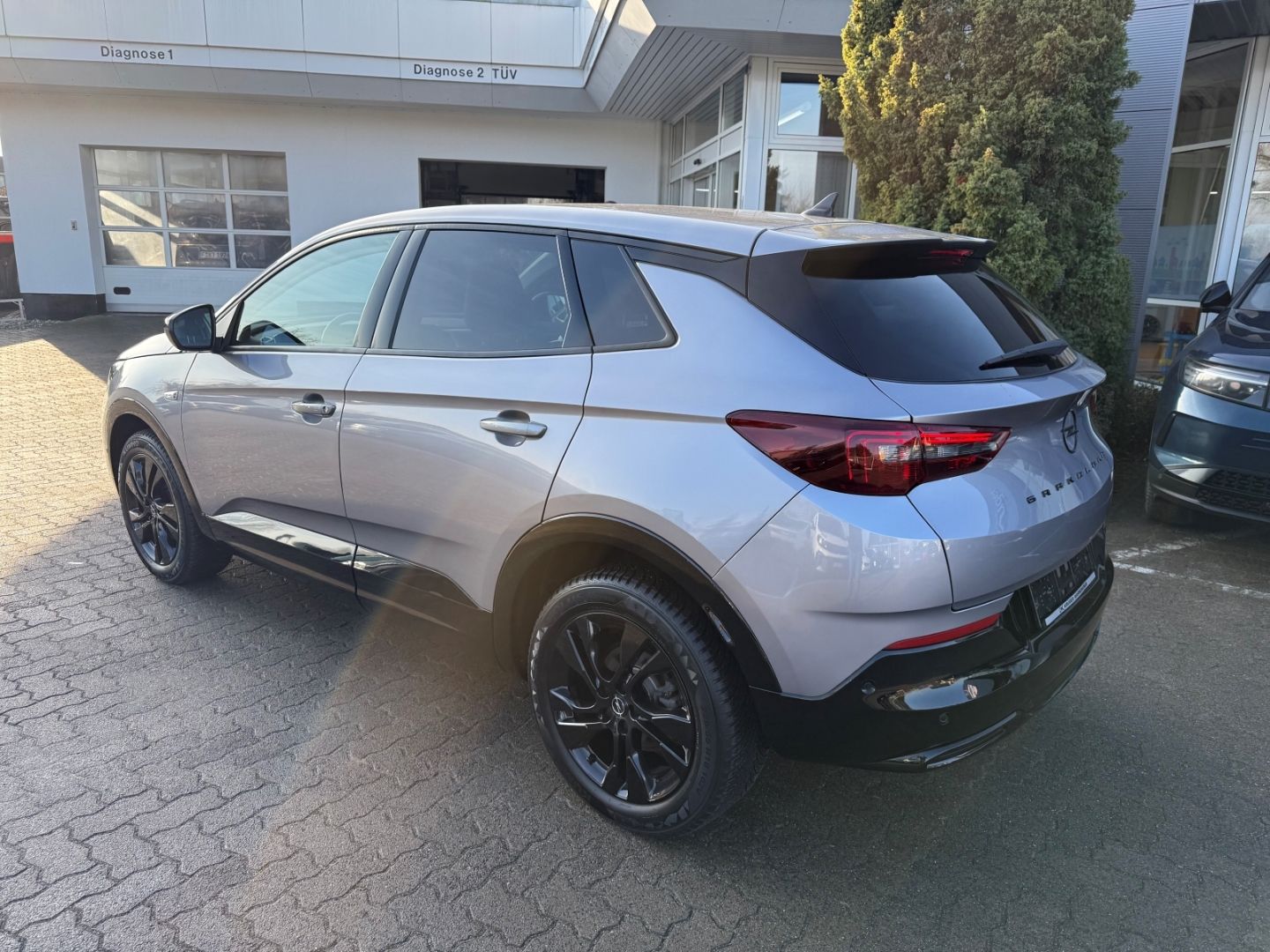 Fahrzeugabbildung Opel Grandland GS 1.2 Turbo SHZ+LHZ+Kamera+Allwetter