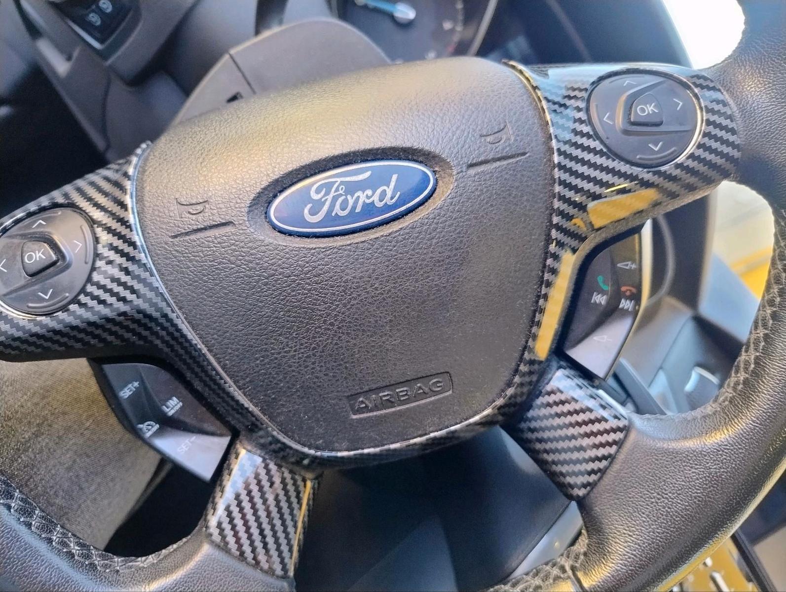 Ford Focus 2012 — photo 10