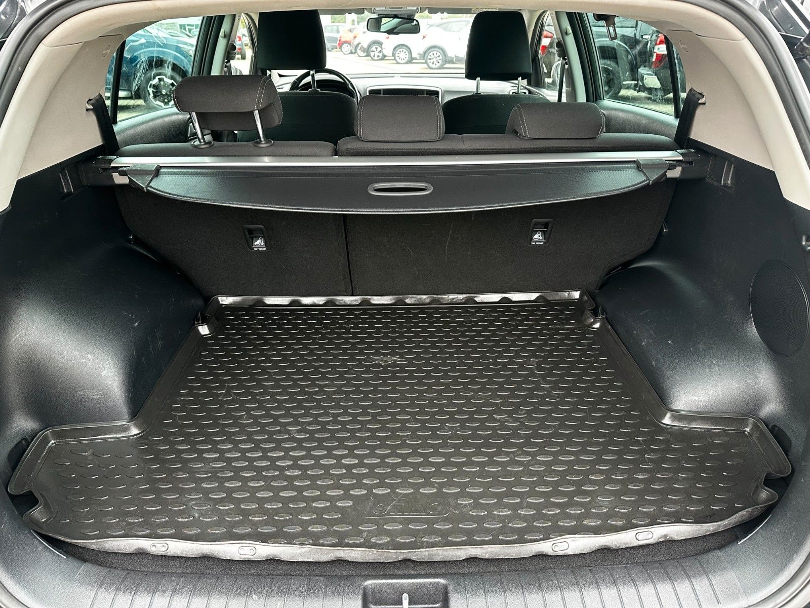 Fahrzeugabbildung Kia Sportage 2WD, Klimaaut., Shz, Cam.