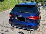 Audi RS3 2.5 TFSI S tronic quattro Sportback - - blaue Audi RS3