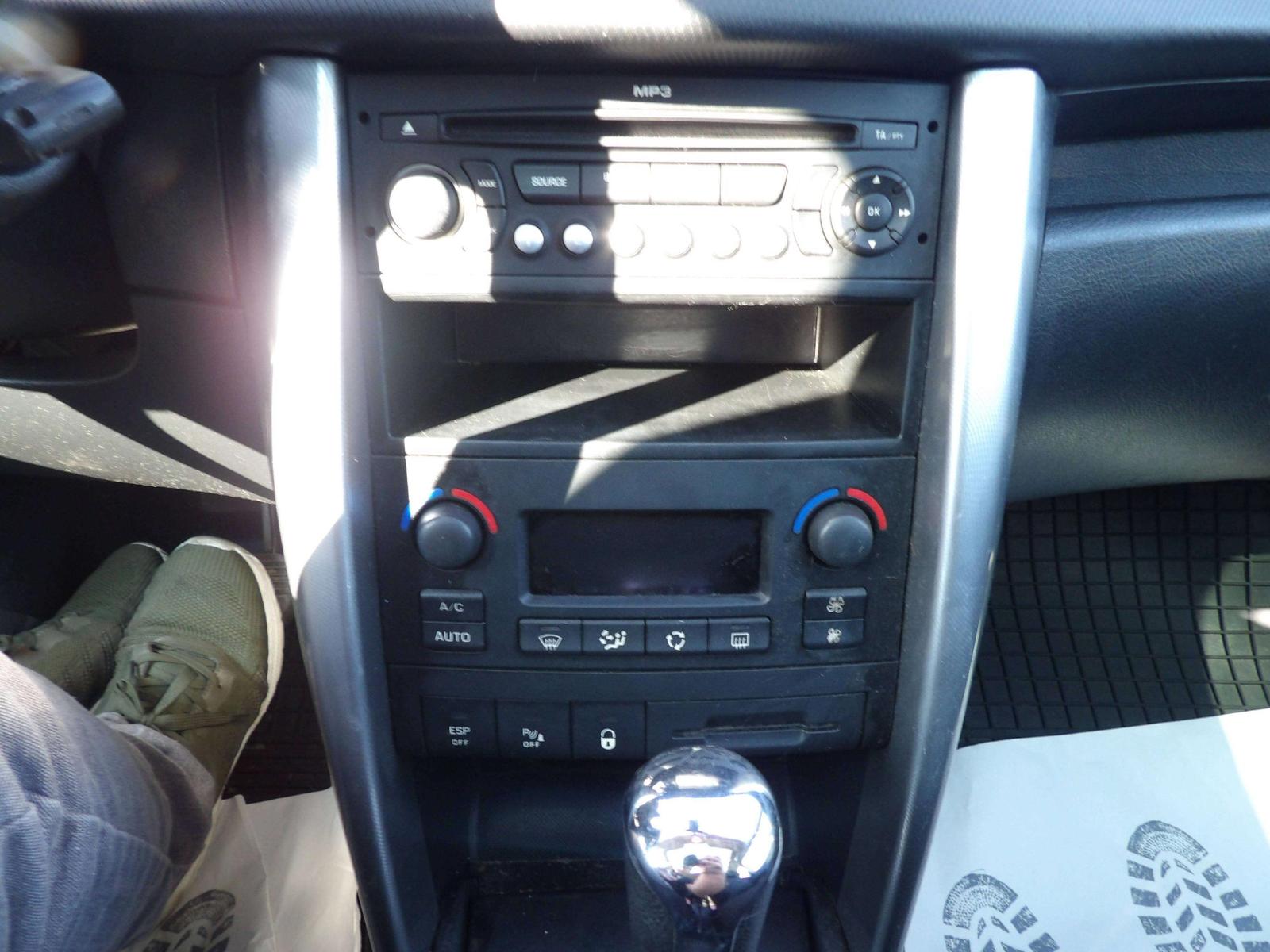 Peugeot 207 2008 — photo 16