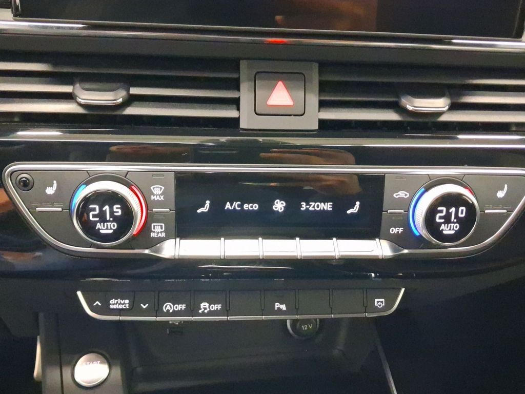 AUDI A4 2024