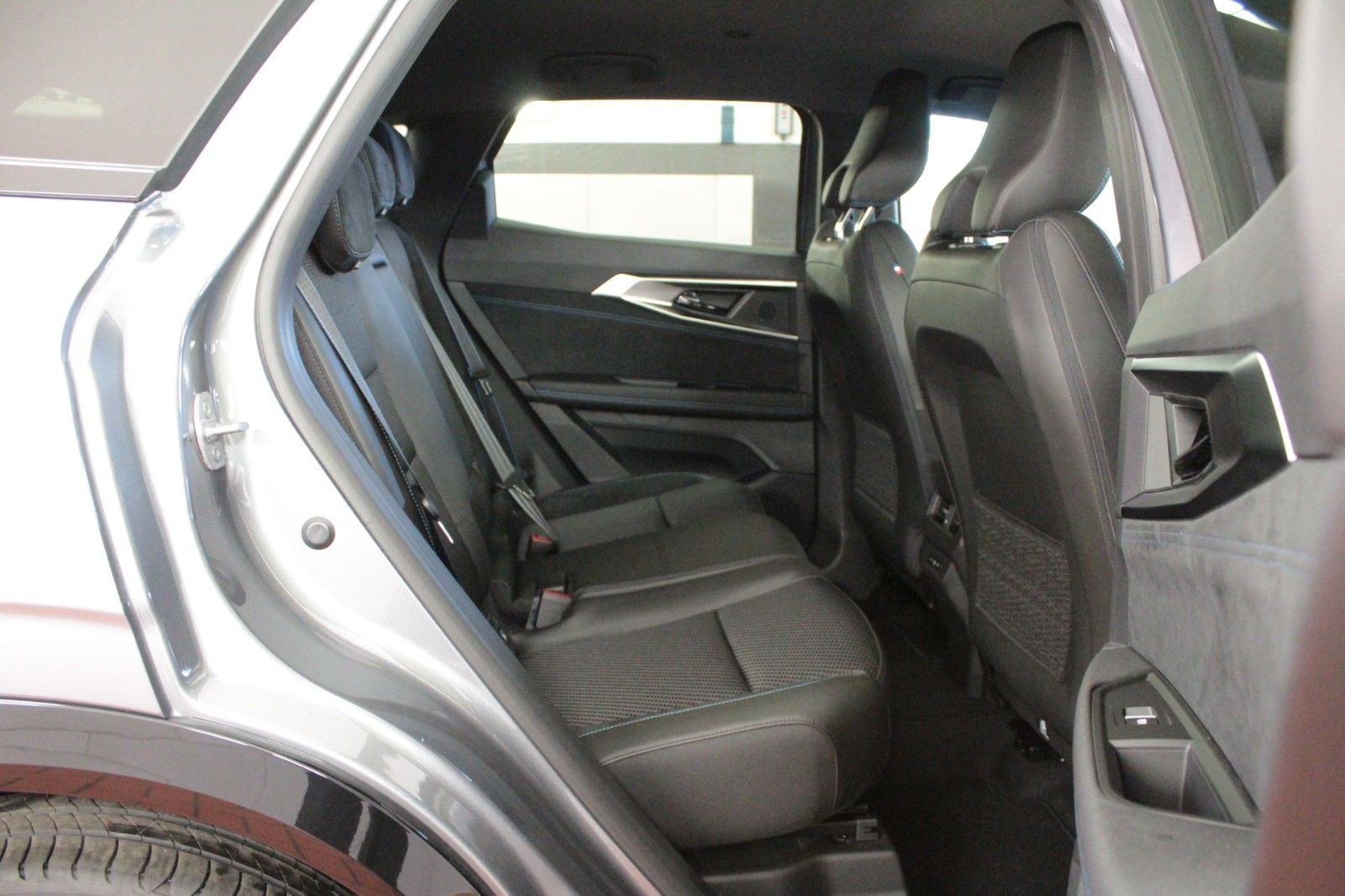 Fahrzeugabbildung Renault Austral Mild Hybrid 160 Iconic Esprit Alpine Aut