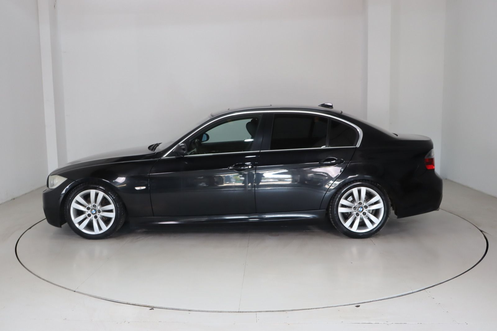 Fahrzeugabbildung BMW 325 i * Xenon * SD * Leder