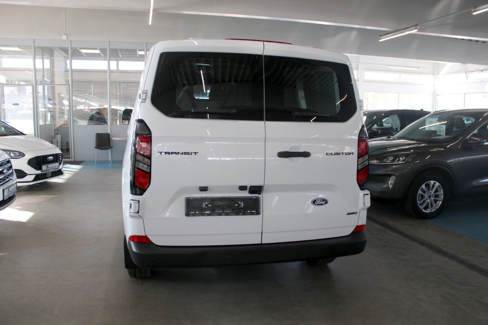 Fahrzeugabbildung Ford Transit Custom L1 TREND AWD Automatik Kasten