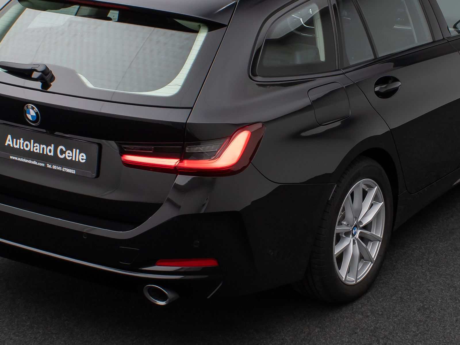 Fahrzeugabbildung BMW 320d Kamera DAB Sportlenkrad Komfort AHK Alarm