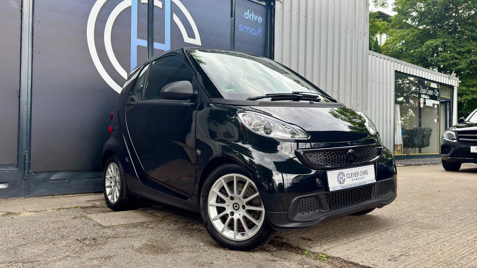 Smart ForTwo COUPE*PURE*SERVO*NAVI*KLIMA*SHZ*PANO