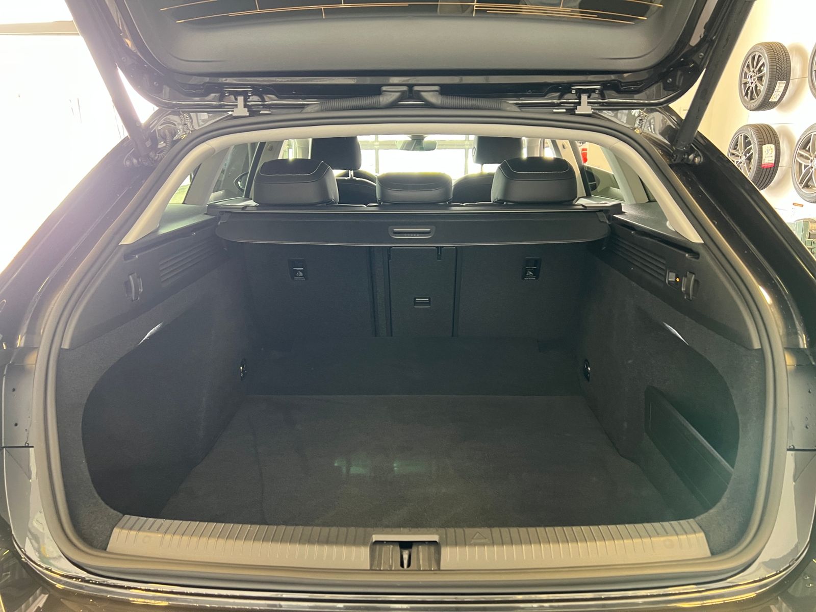 Fahrzeugabbildung Volkswagen Arteon Shooting Brake Elegance 2.0 TDI DSG *AHK,