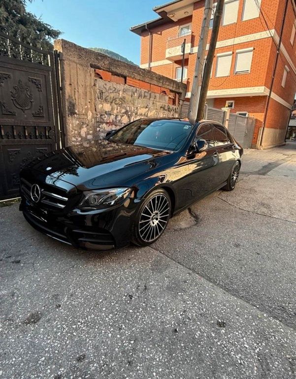 Image of Mercedes-Benz E 220
