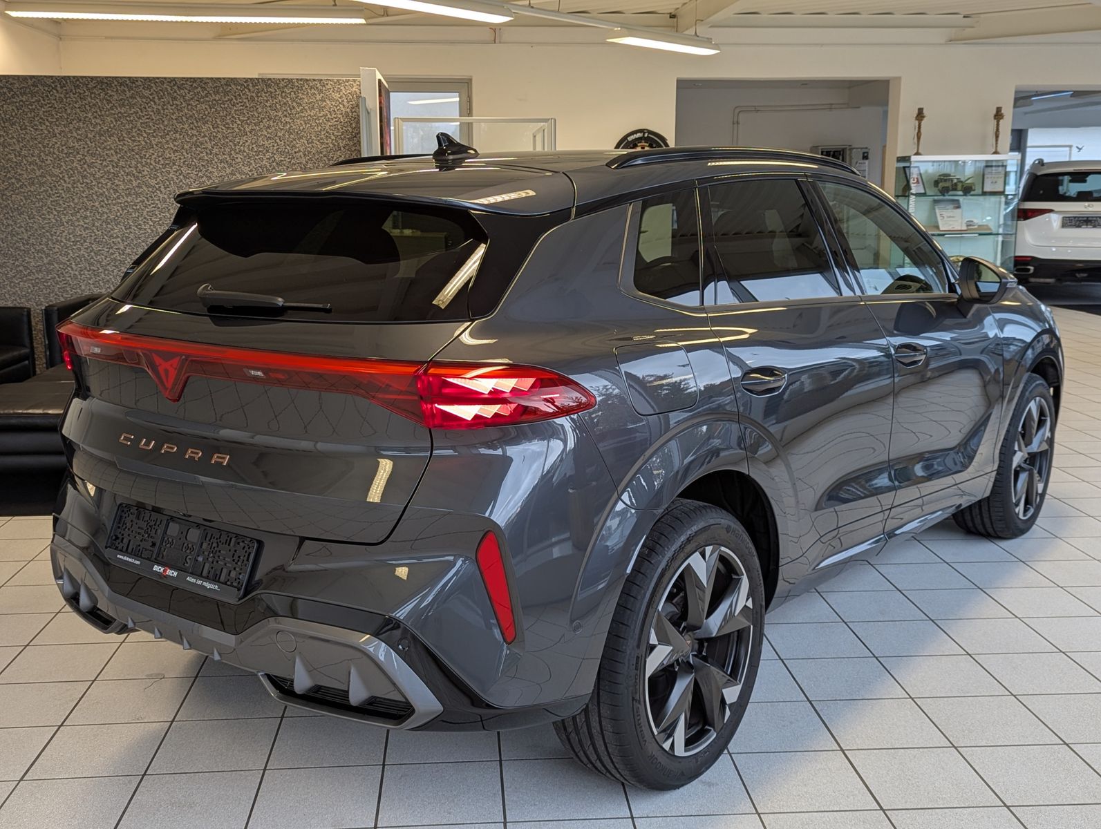 CUPRA Terramar 1.5 eTSI Sennheiser Edge-Paket HUD 19" - Image 7