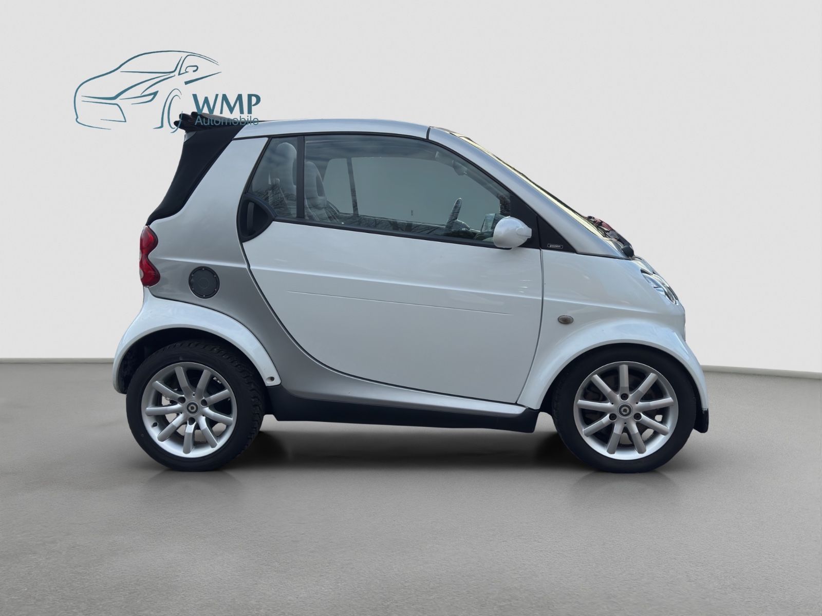 Fahrzeugabbildung Smart ForTwo cabrio Basis/Klimaanlage/Radio/TÜV