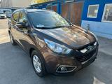 Hyundai ix35 2.0 Style 2WD*Aut*Leder*Navi*R-Cam*AHK*Top* - Hyundai ix35: Allradantrieb, Automatik, 2.0
