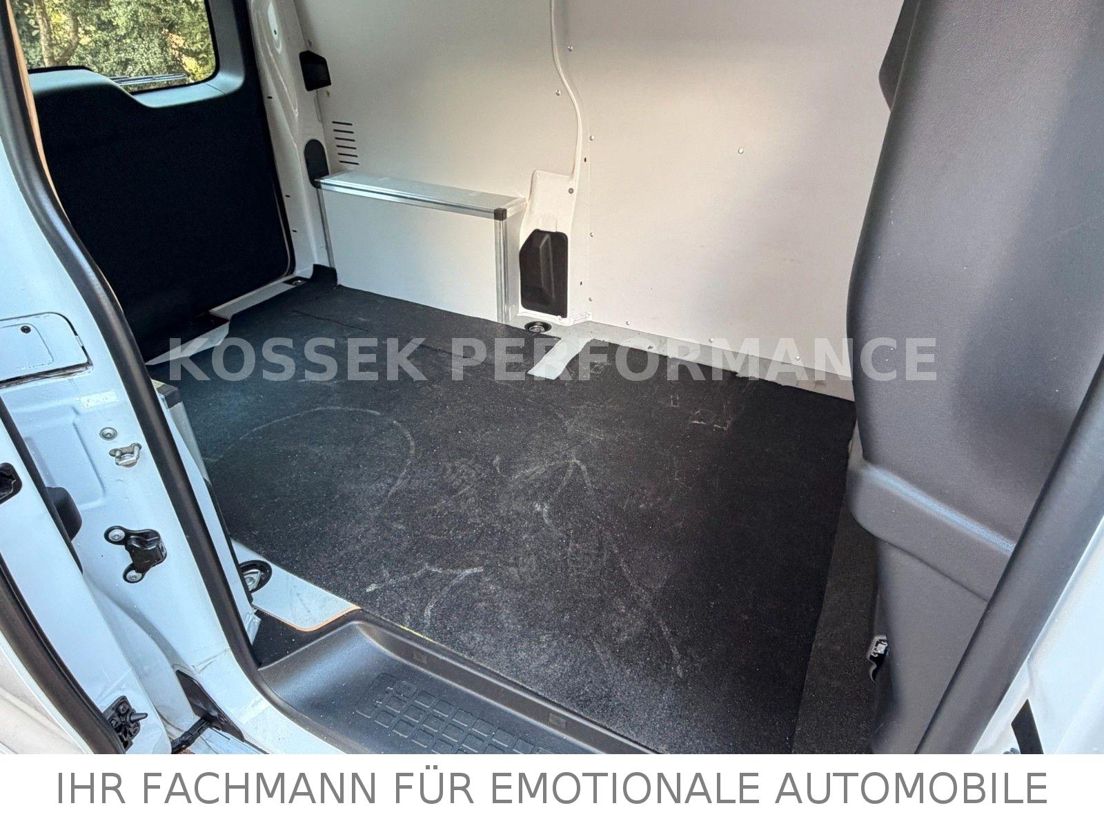 Peugeot Expert1.5 120PS/Fenster seitlich-hinten/Navi/DAB