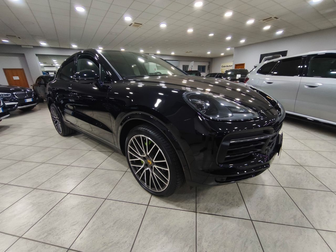 Porsche Cayenne Coupé 3.0 V6 340 cv platinium ed imagem 2