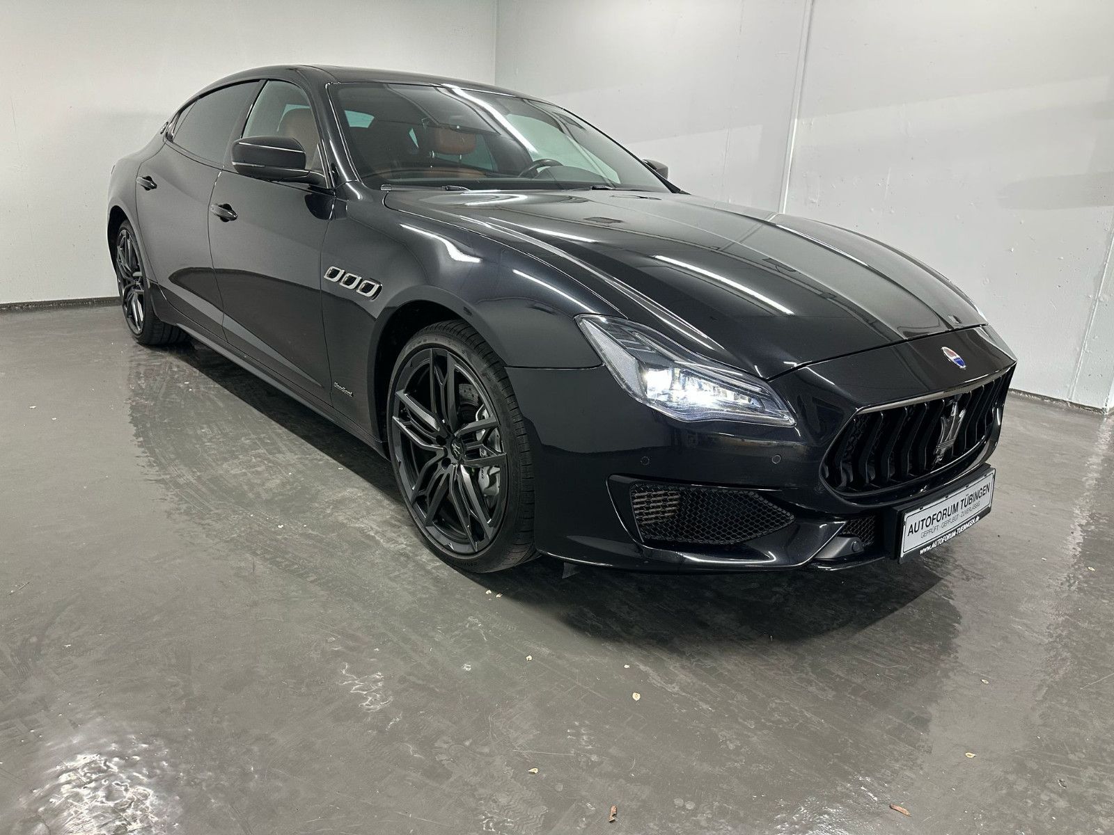 Fahrzeugabbildung Maserati Quattroporte S Q4 *SKYHOOK*B&W*SOFTCL.*KEYLESS*