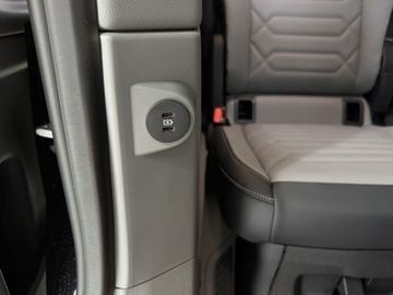 Ford Tourneo Custom 2.0 EcoBlue L1 Titanium