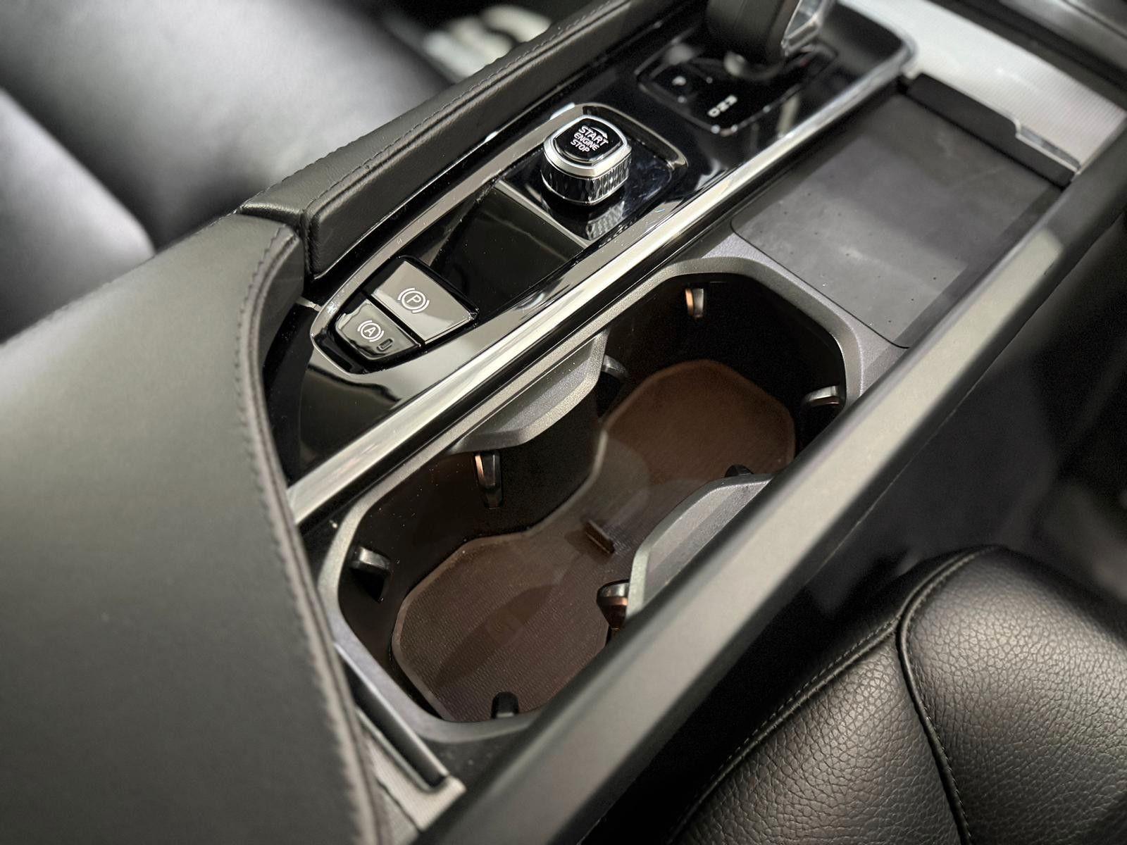 Volvo XC90 T8 Plug-In Hybrid AWD 1.Hand|7 Sitze|Leder