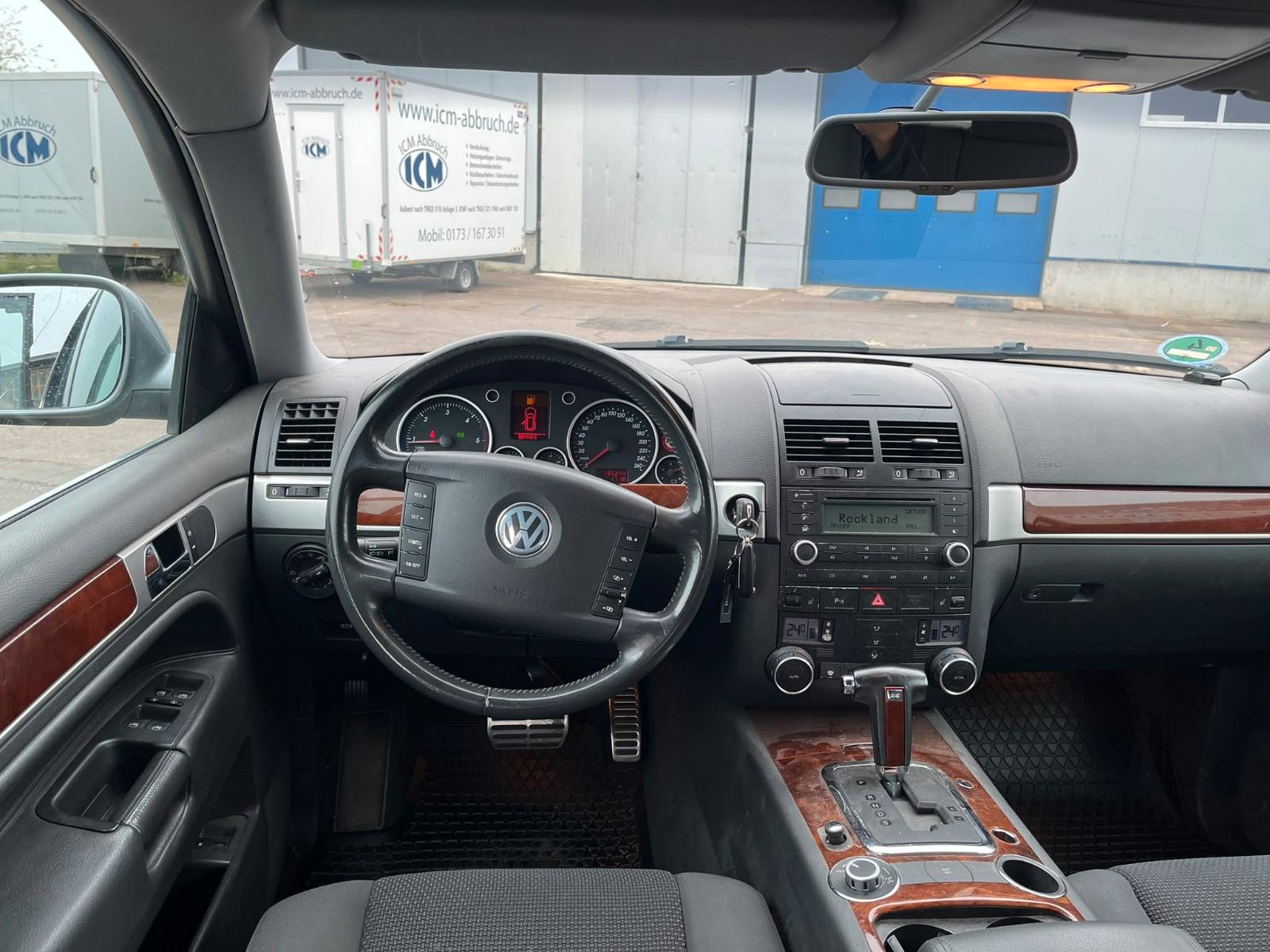 Volkswagen Touareg 2004 — photo 17