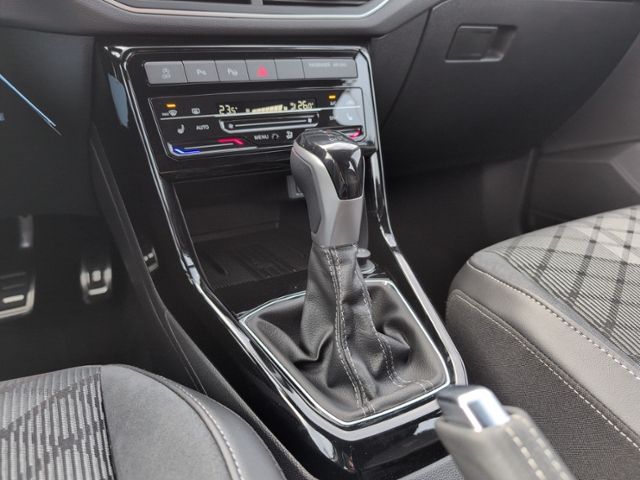 T-Cross 1.5 TSI DSG R-LINE IQ.LIGHT+RFK+5J-GARAN