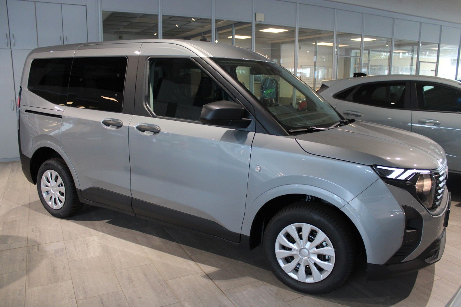 Fahrzeugabbildung Ford Tourneo Courier TREND Kamera WinterPaket2 uvm