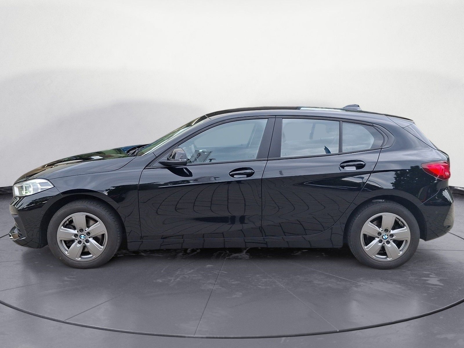 BMW 118iA Limousine Advantage Rückfahrkamera Sitzhei imagem 3