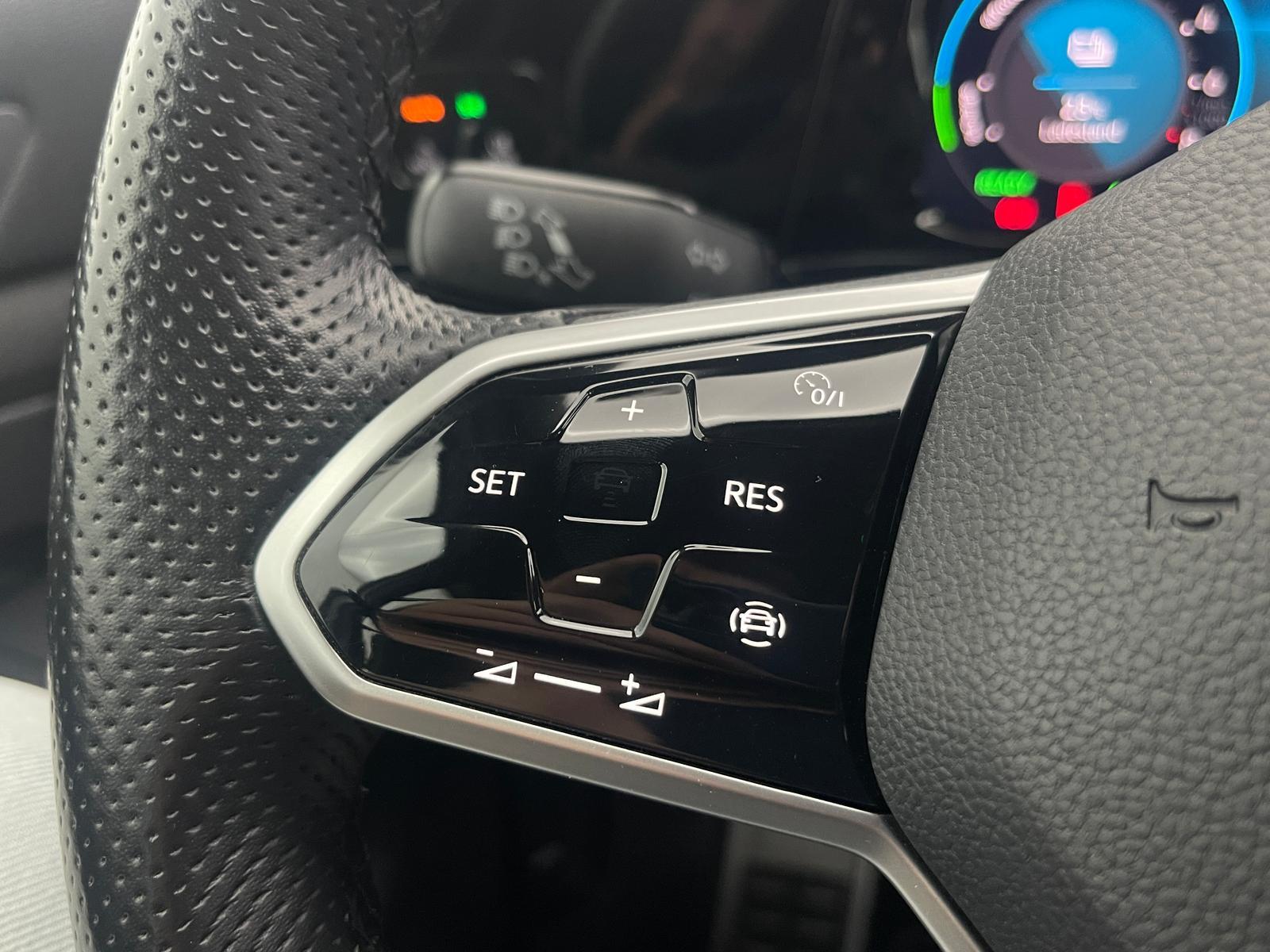 Volkswagen Golf GTE eHybrid *CARPLAY*LED*KAM*SHZ*PARK*, миниатюра 29