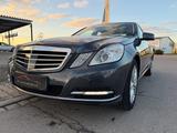 Mercedes-Benz E 250 CGI BlueEfficiency/SPURASS./DISTRONIC - Mercedes-Benz E 250: D