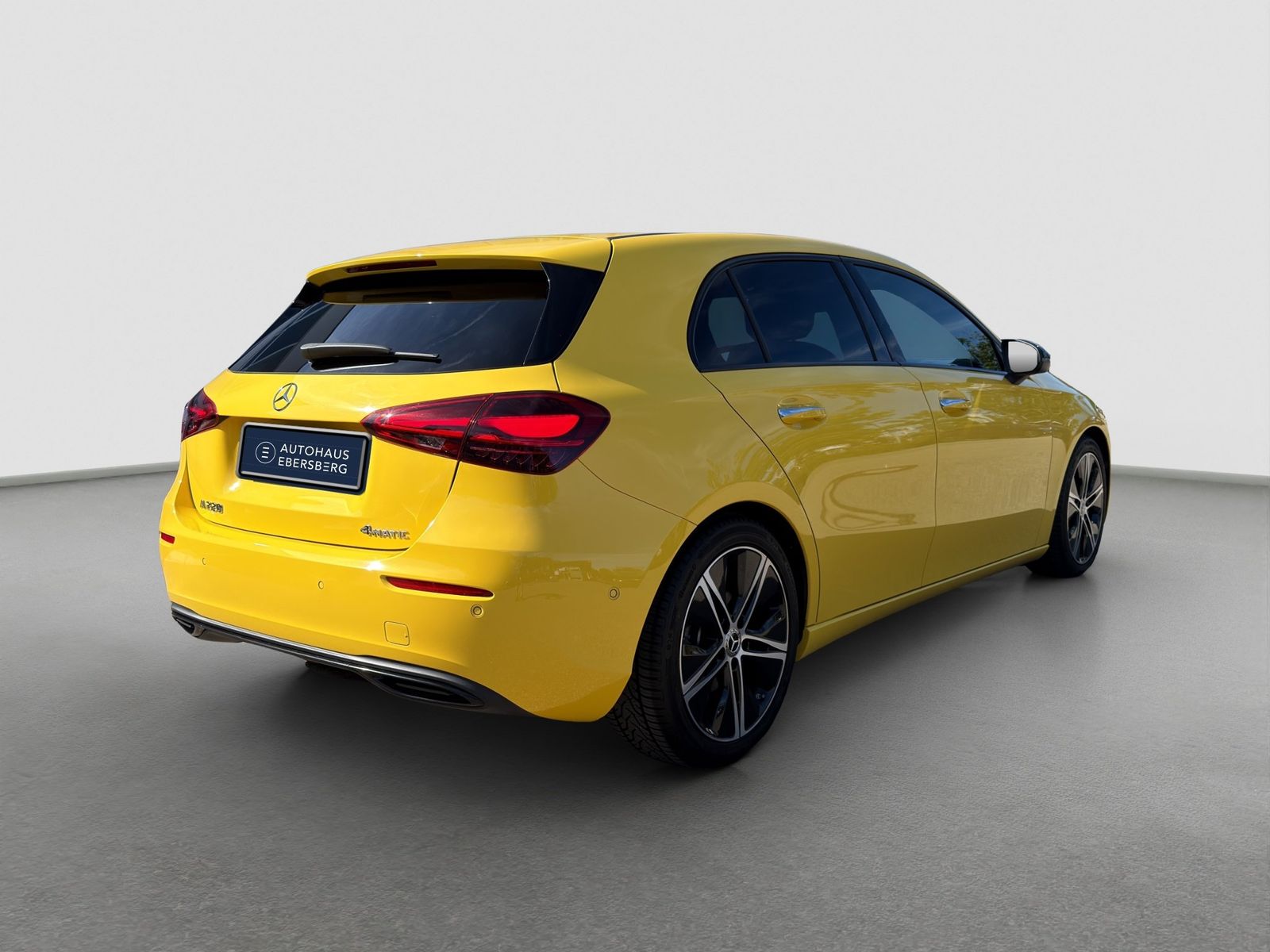 Mercedes-Benz A 220 4Matic LED Navi Burmester Keyless Kam Qi foto 5