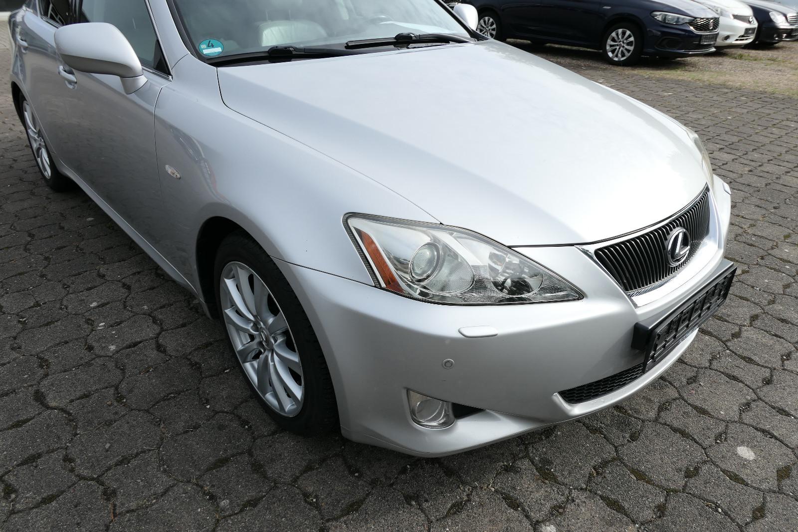 Lexus IS 250 V6 208ch - Attelage - Navi - Sièges ventilés - Xénon - Pneus toutes saisons