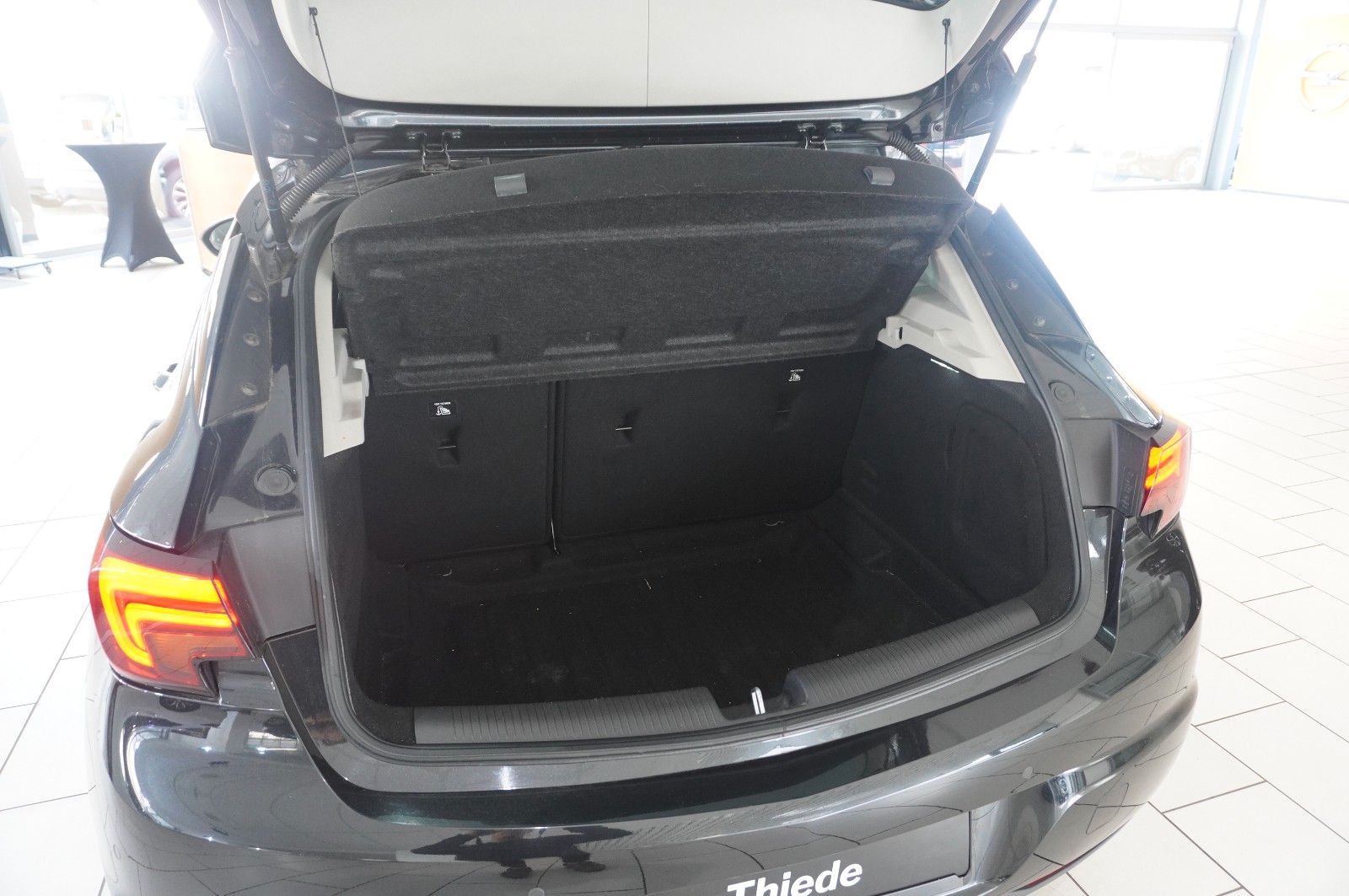 Fahrzeugabbildung Opel Astra K Lim. 1.4T INNOV. NAVI/LED/KAMERA/SH/TEMP