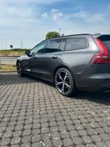 Volvo V60 B4 D Auto Plus Dark - Volvo Gebrauchtwagen in Koblenz