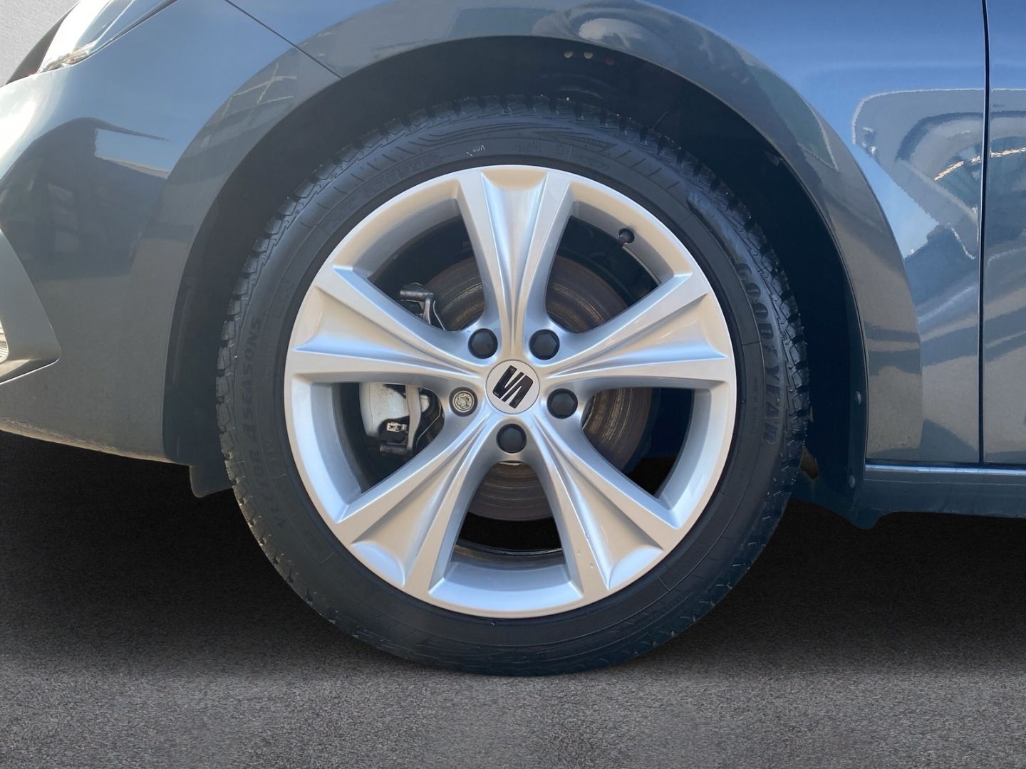 Fahrzeugabbildung SEAT Leon Sportstourer FR 2.0 TDI EU6d Navi digitales