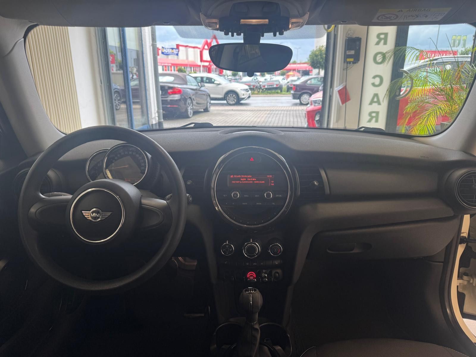 Fahrzeugabbildung MINI ONE_FIRST/WENIG KM/ /KLIMA/