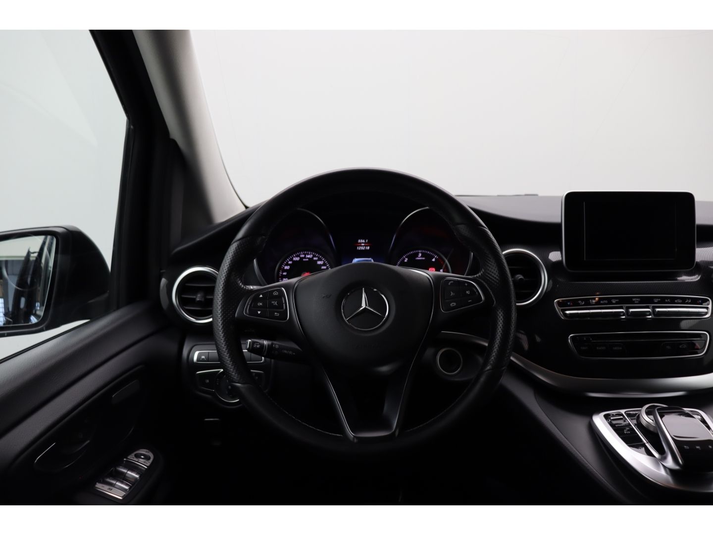 Fahrzeugabbildung Mercedes-Benz V 250 EDITION lang AHK LED Totwinkelassistent 3-