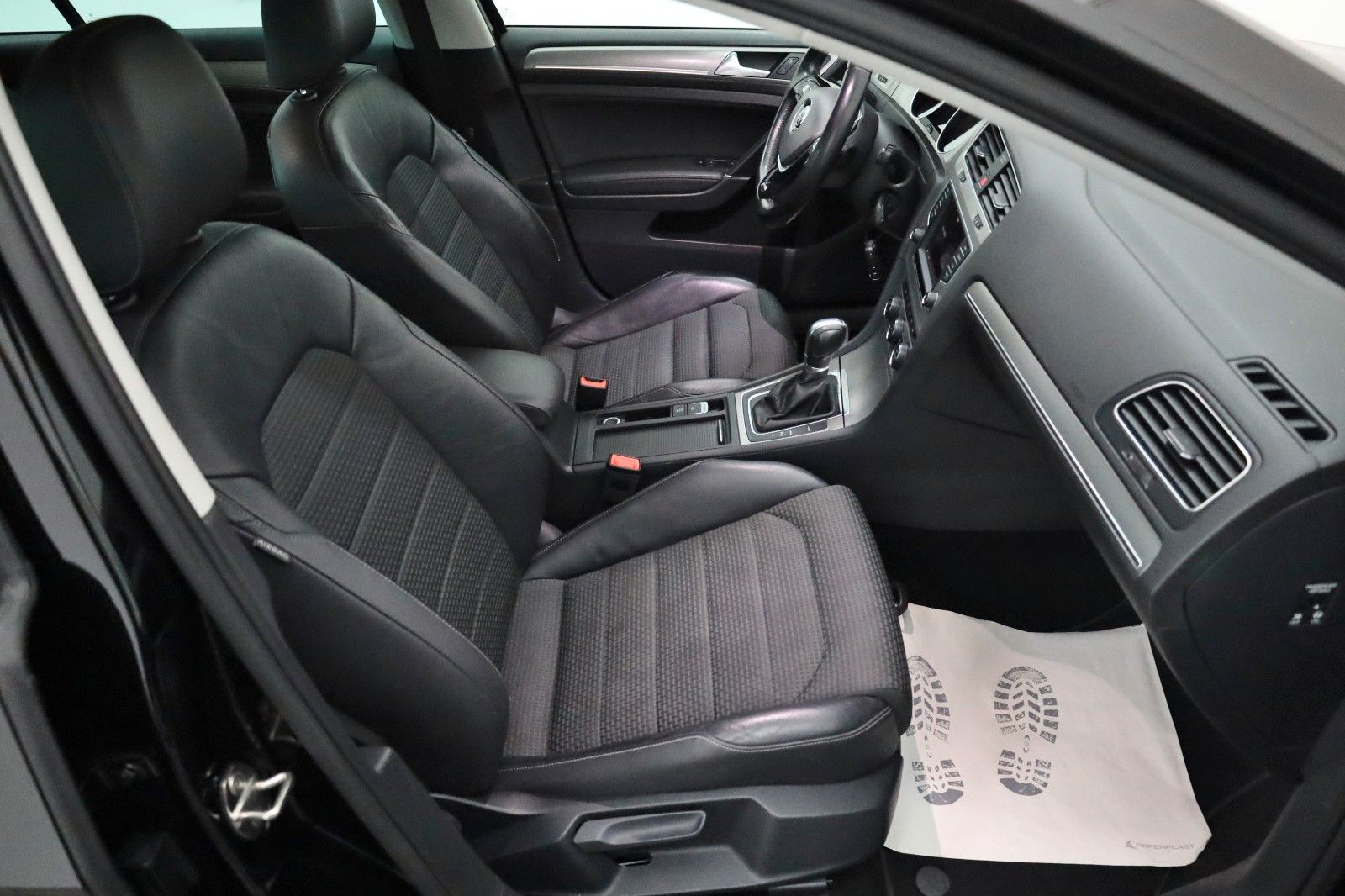 Fahrzeugabbildung Volkswagen Golf VII Lim. Comfortline TLeder,Navi,Xenon,SH