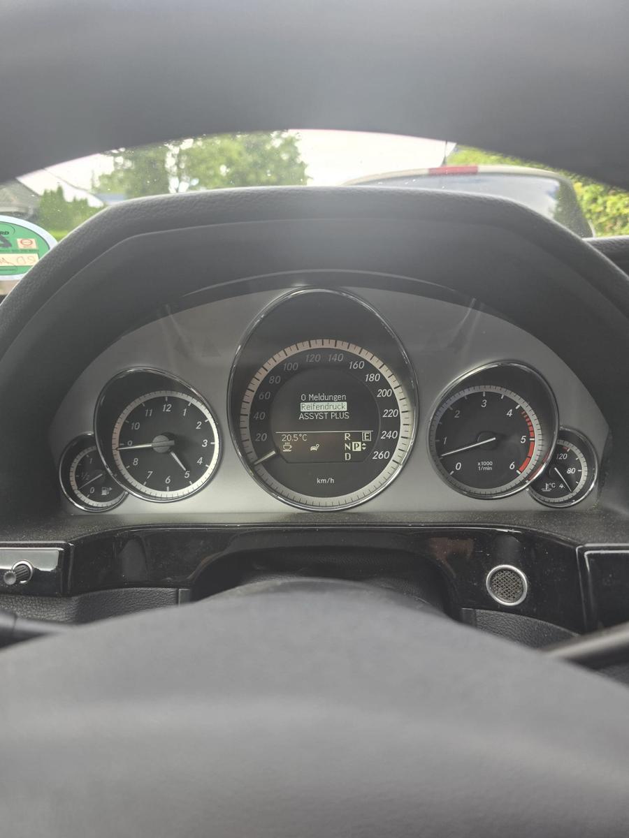 Mercedes-Benz E350 2010 — photo 8